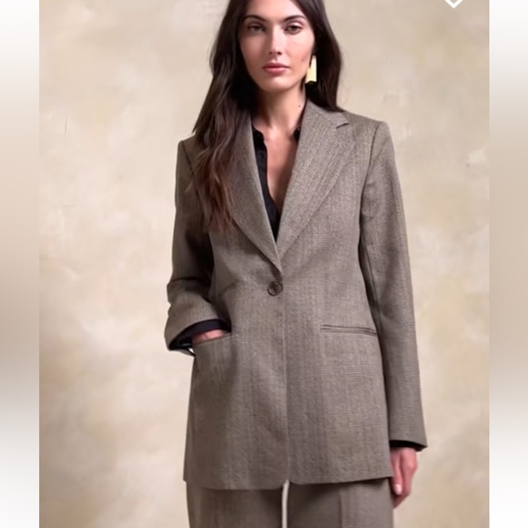 Banana Republic plaid wool blazer - Picture 3 of 7
